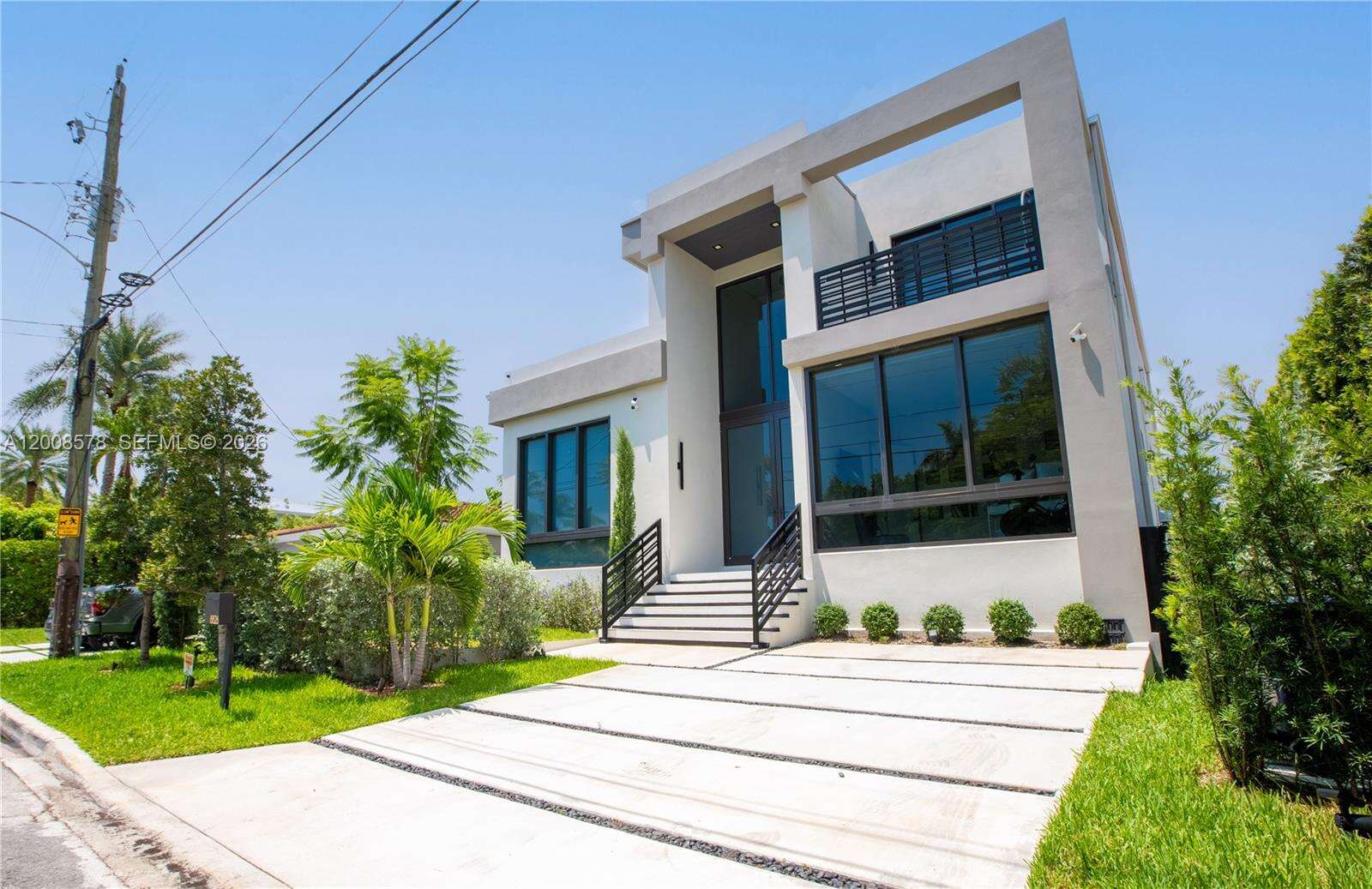 8826 Froude Ave, Surfside, FL 33154 | Picture 2