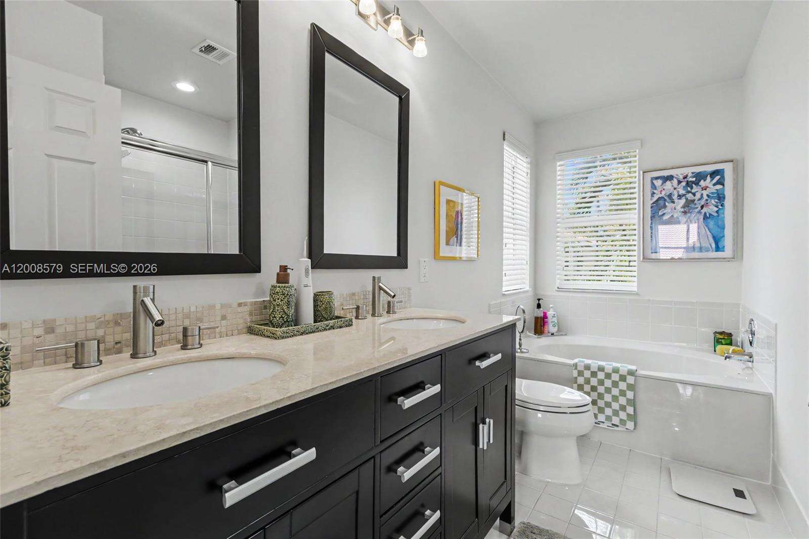 1125 Queen Palm Ct, Hollywood, FL 33019 | Picture 23