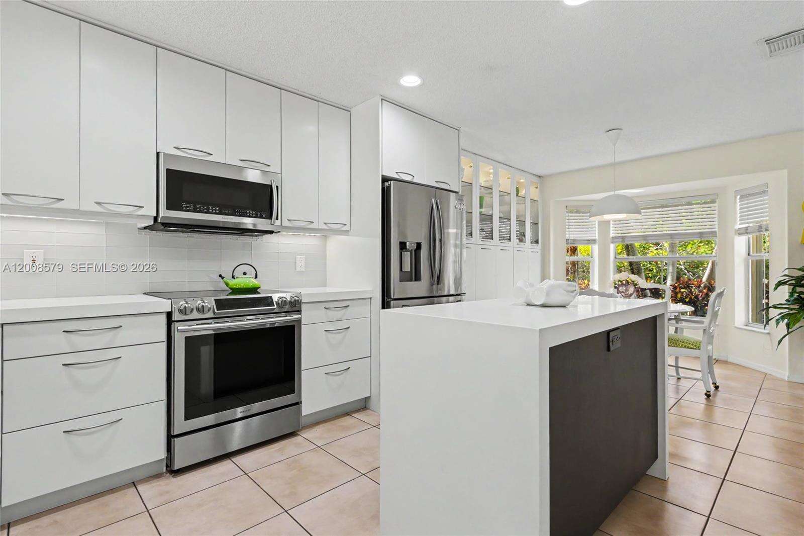 1125 Queen Palm Ct, Hollywood, FL 33019 | Picture 8