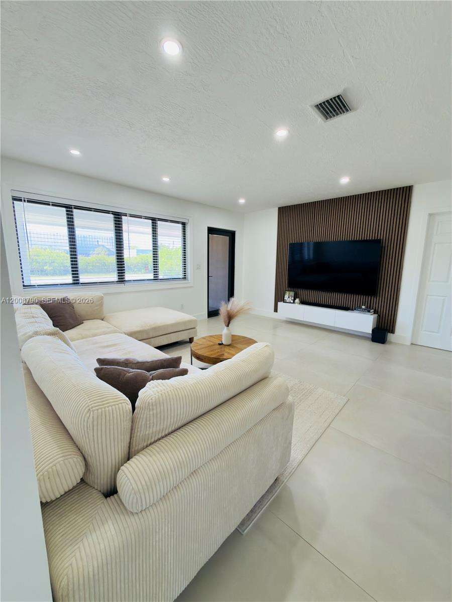 1524 14th Ter, Fort Lauderdale, FL 33304 | Picture 4