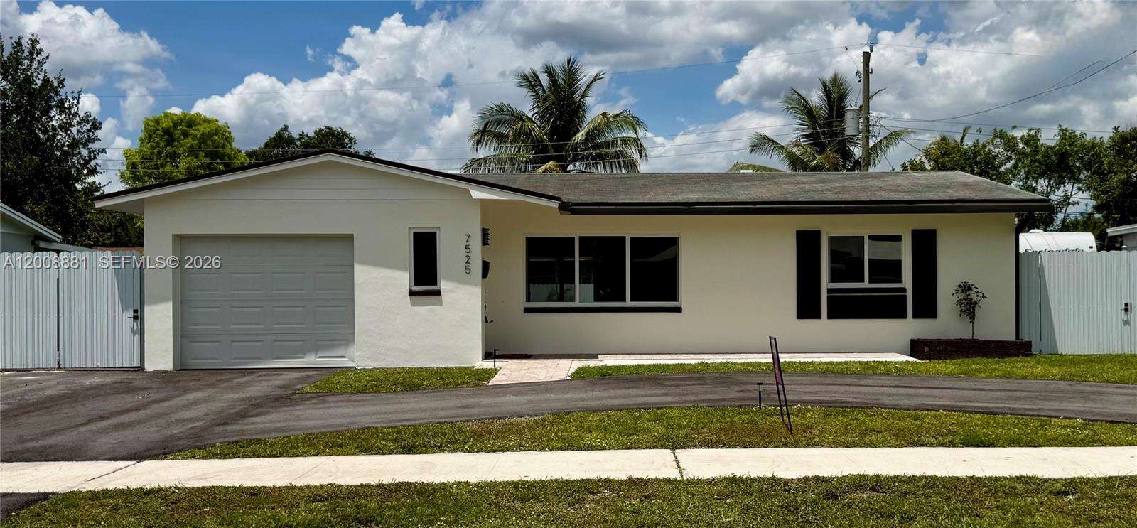 7525 Garfield St, Hollywood, FL 33024 - For Sale photo 1