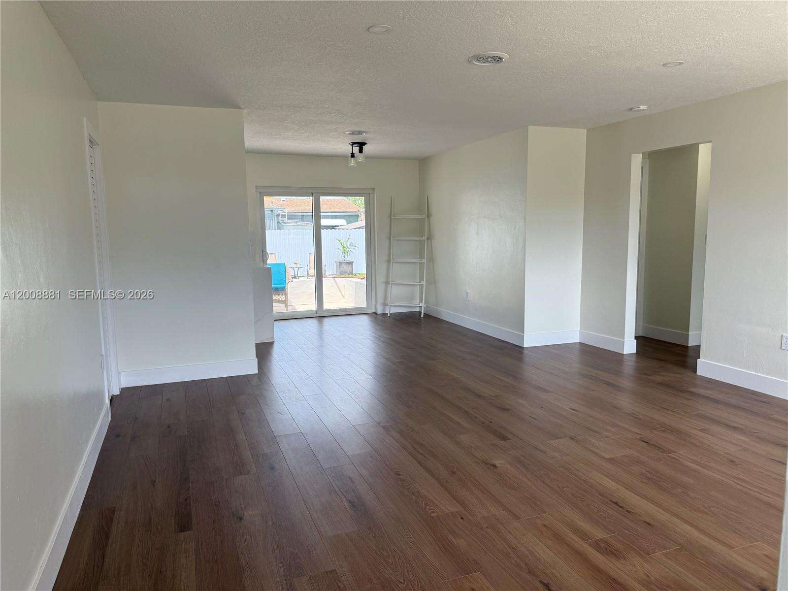 7525 Garfield St, Hollywood, FL 33024 - For Sale photo 2