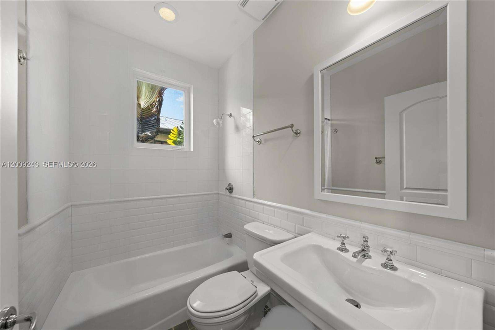 2430 Aqua Vista Blvd, Fort Lauderdale, FL 33301 | Picture 36