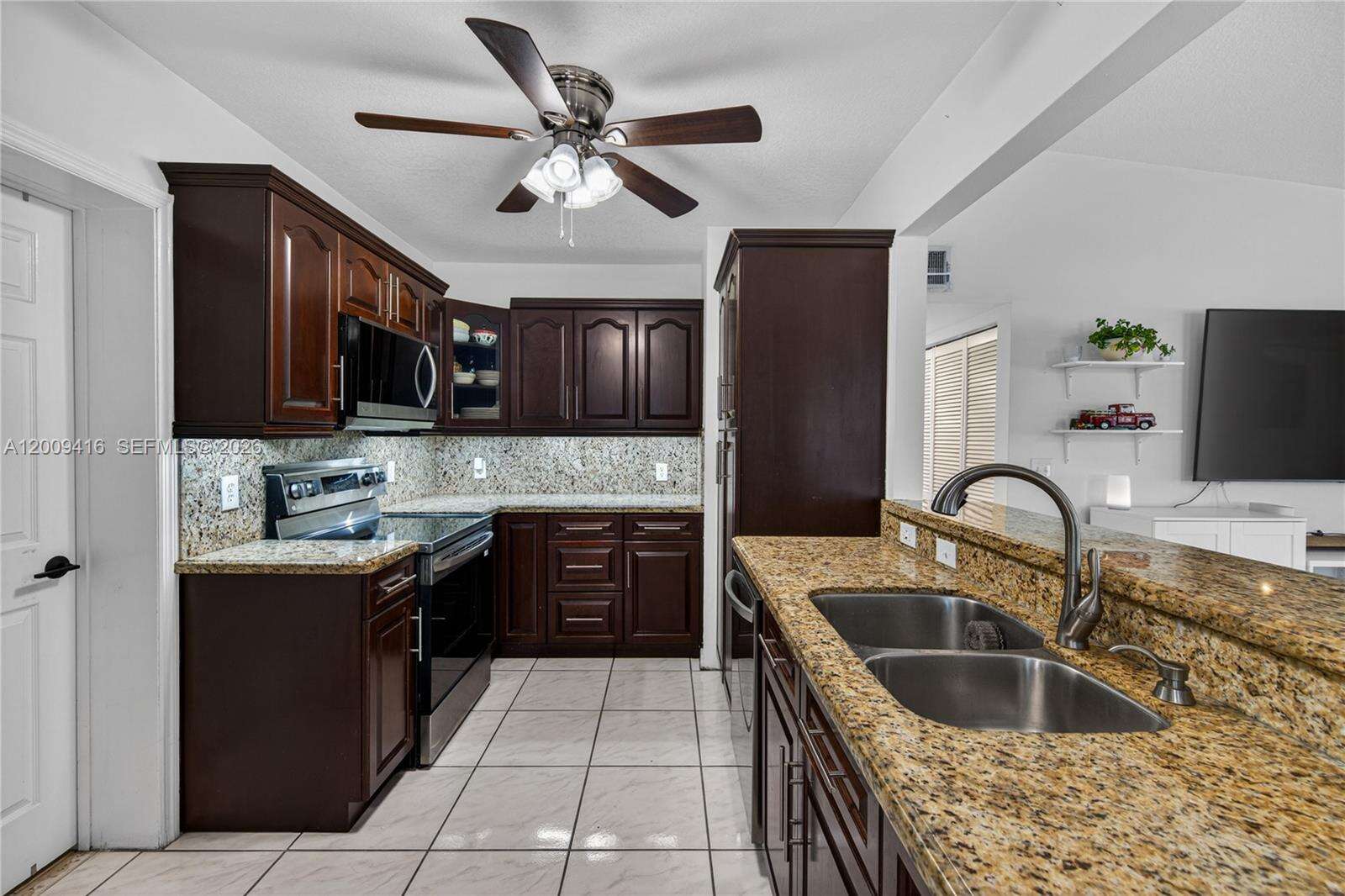 211 57th Way, Hollywood, FL 33023 - For Sale photo 3