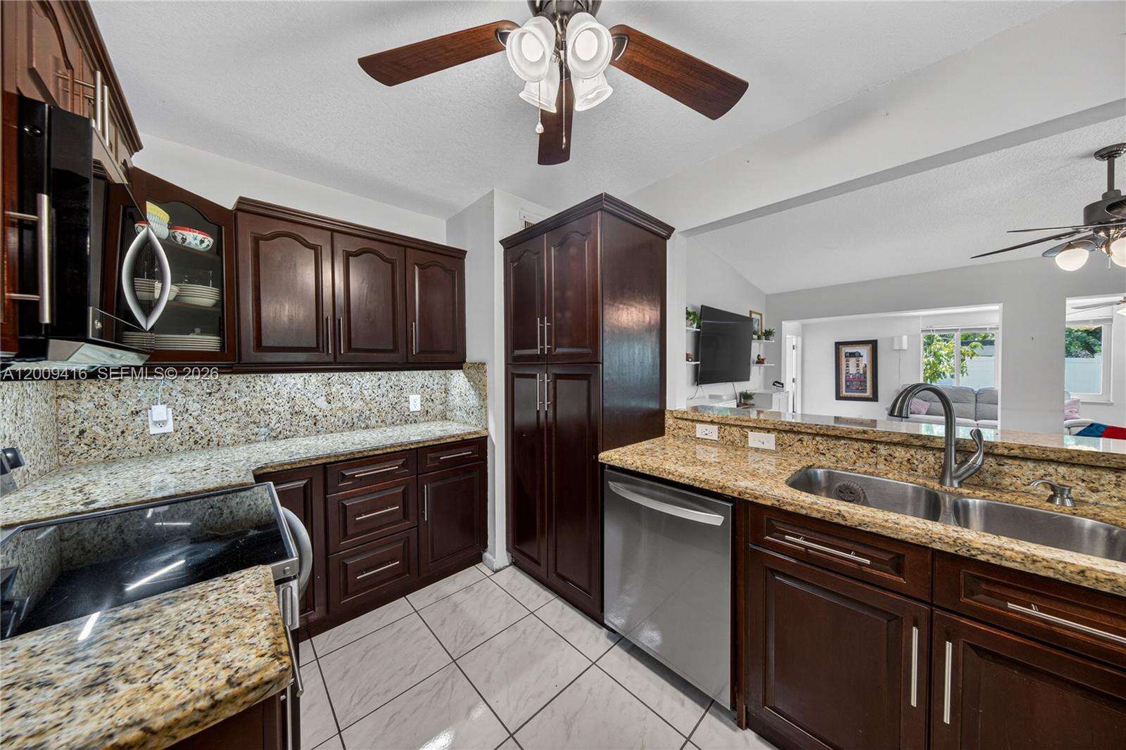 211 57th Way, Hollywood, FL 33023 - For Sale photo 4