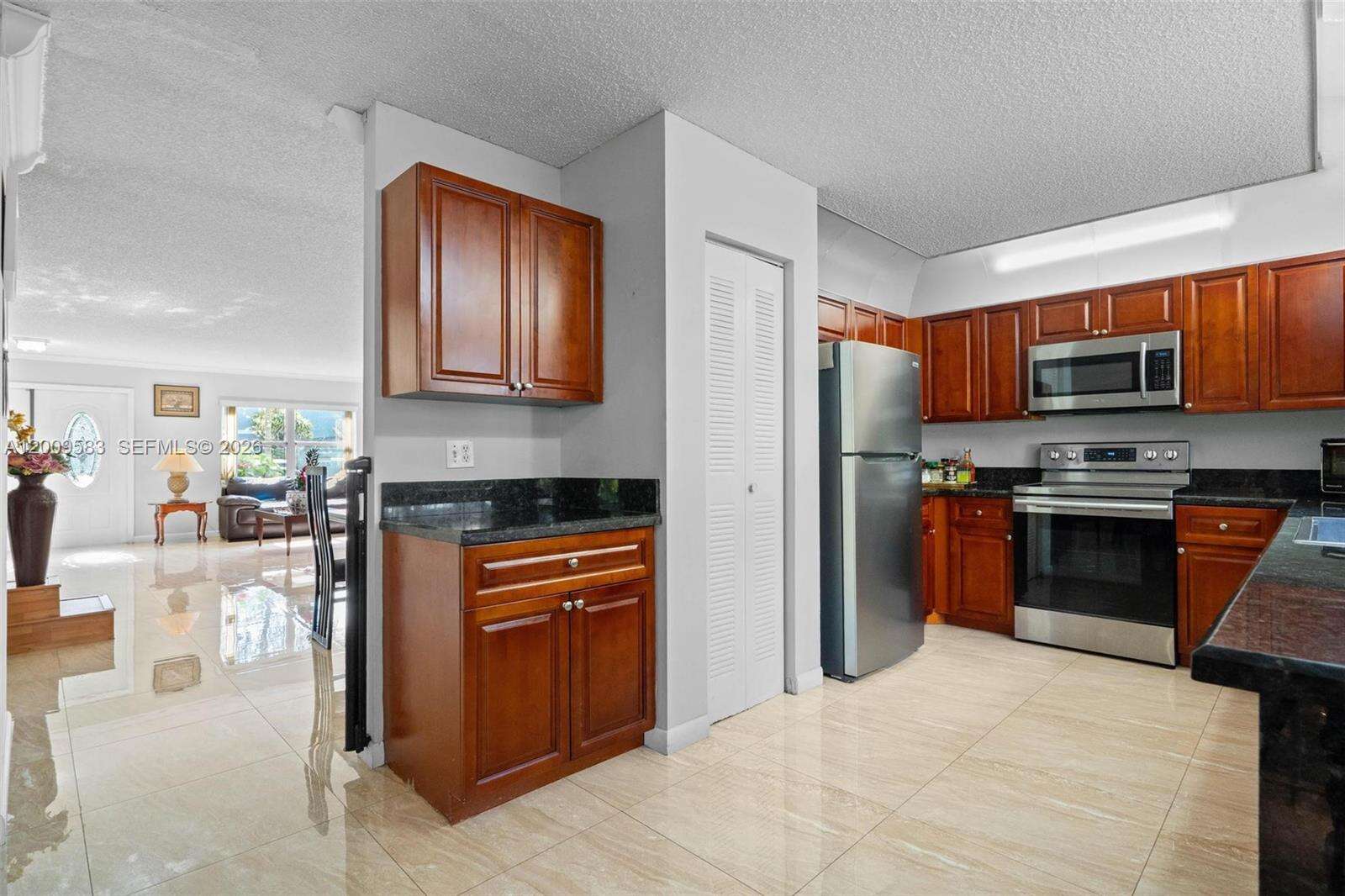 1001 100th Ter, Pembroke Pines, FL 33025 - For Sale photo 13