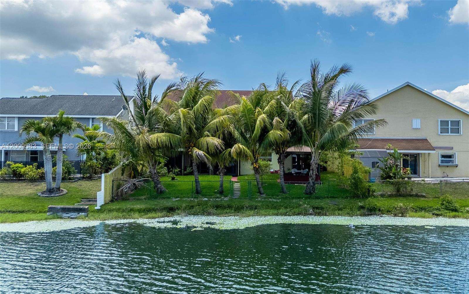 1001 100th Ter, Pembroke Pines, FL 33025 - For Sale photo 4