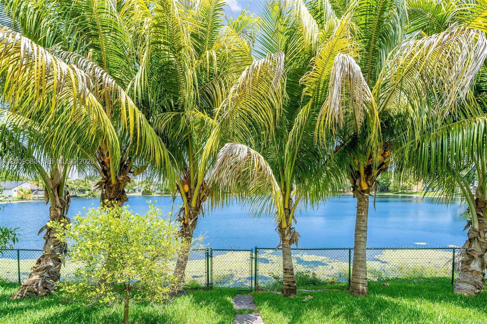 1001 100th Ter, Pembroke Pines, FL 33025 - For Sale photo 50