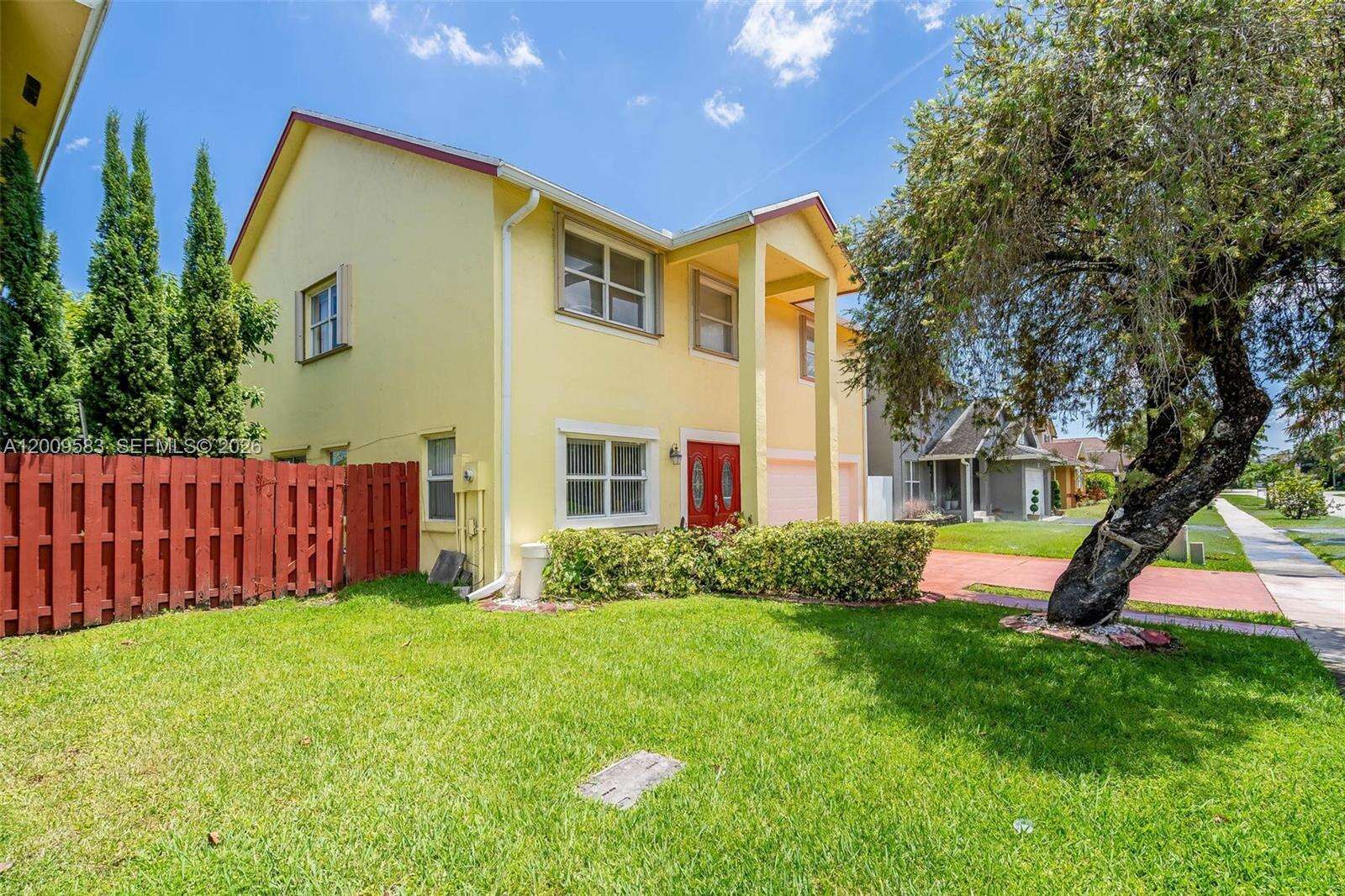 1001 100th Ter, Pembroke Pines, FL 33025 - For Sale photo 6
