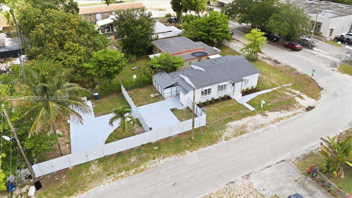 10200 21st Ct, Miami, FL 33147 - For Sale photo 2