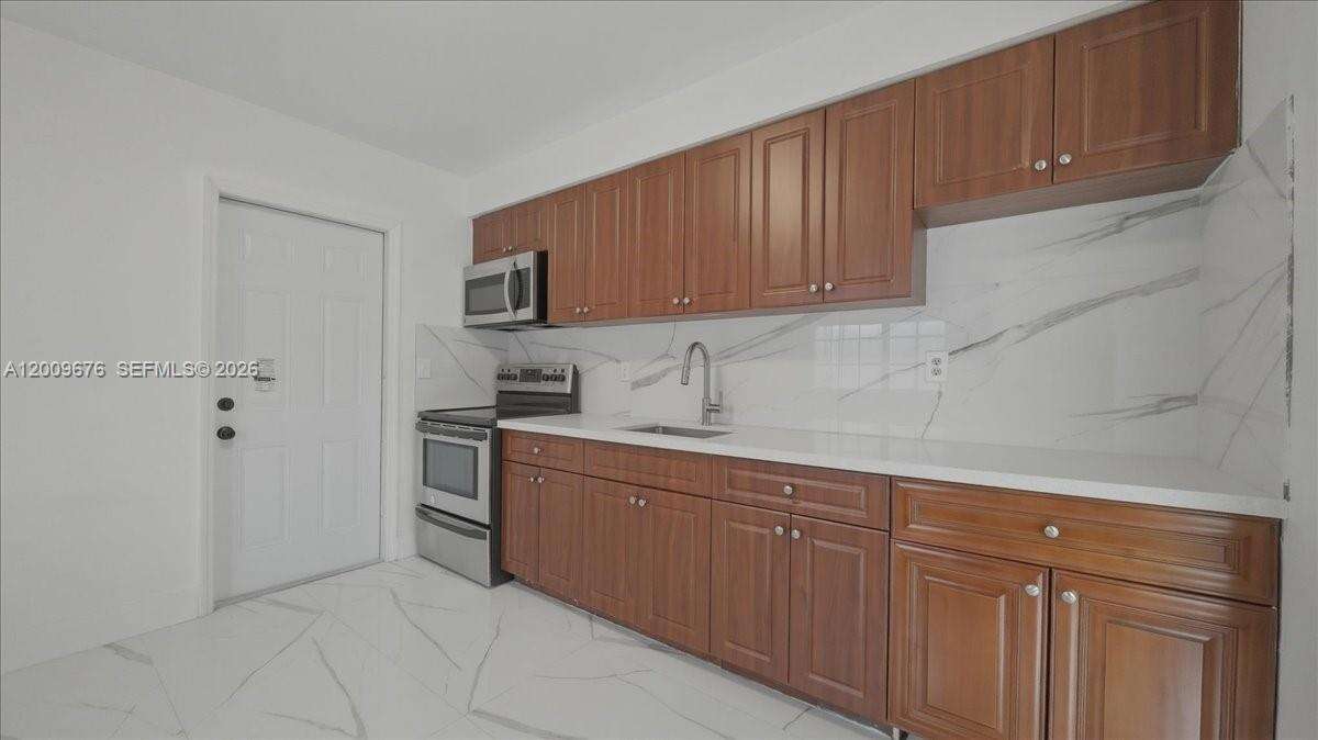 10200 21st Ct, Miami, FL 33147 - For Sale photo 9