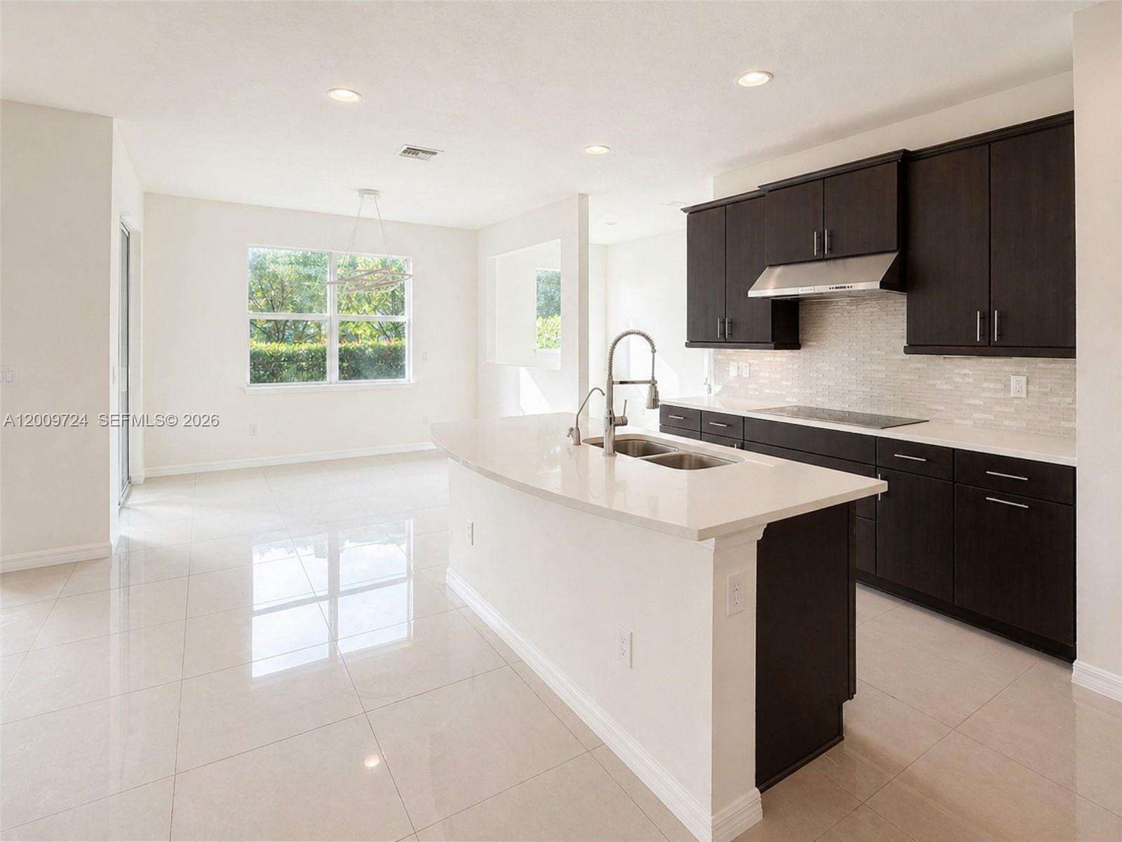 4352 Large Leaf Ln, Hollywood, FL 33021 - For Sale photo 7