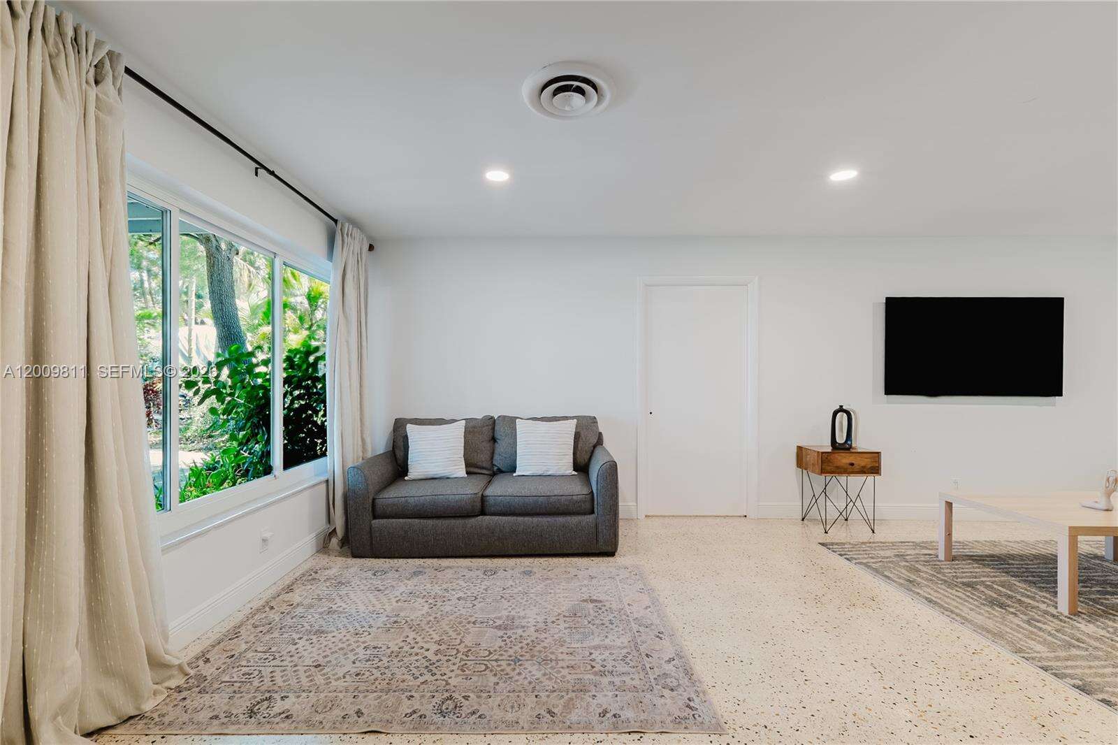 1106 13th Ct, Hollywood, FL 33019 - For Sale photo 13