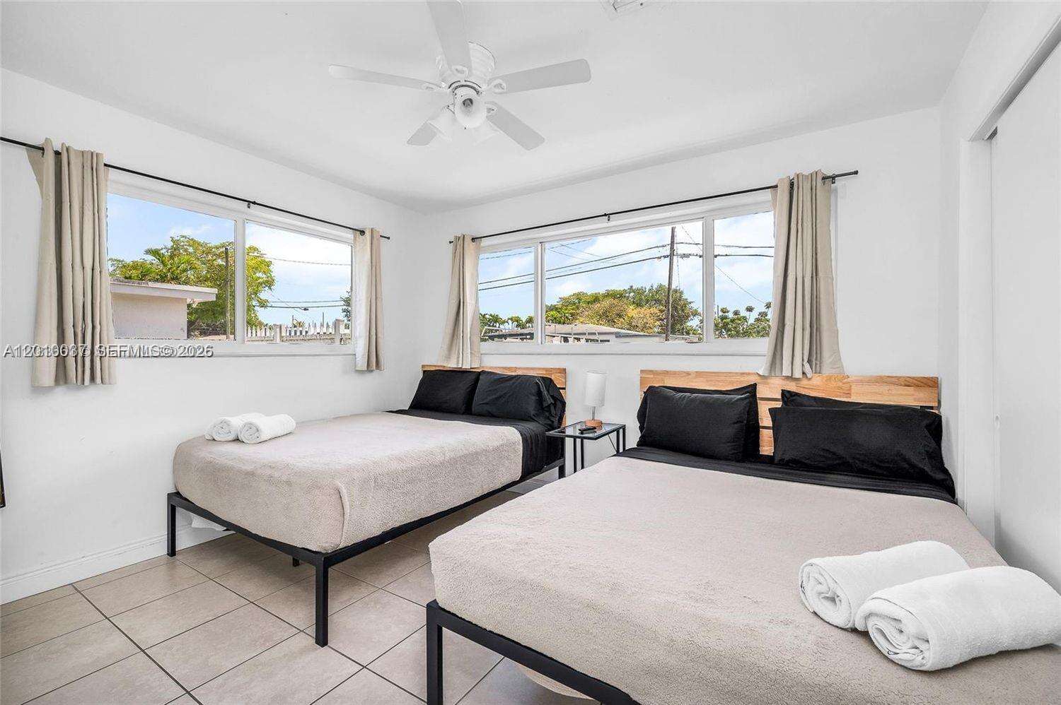 2501 209th Ter, Miami, FL 33180 | Picture 15