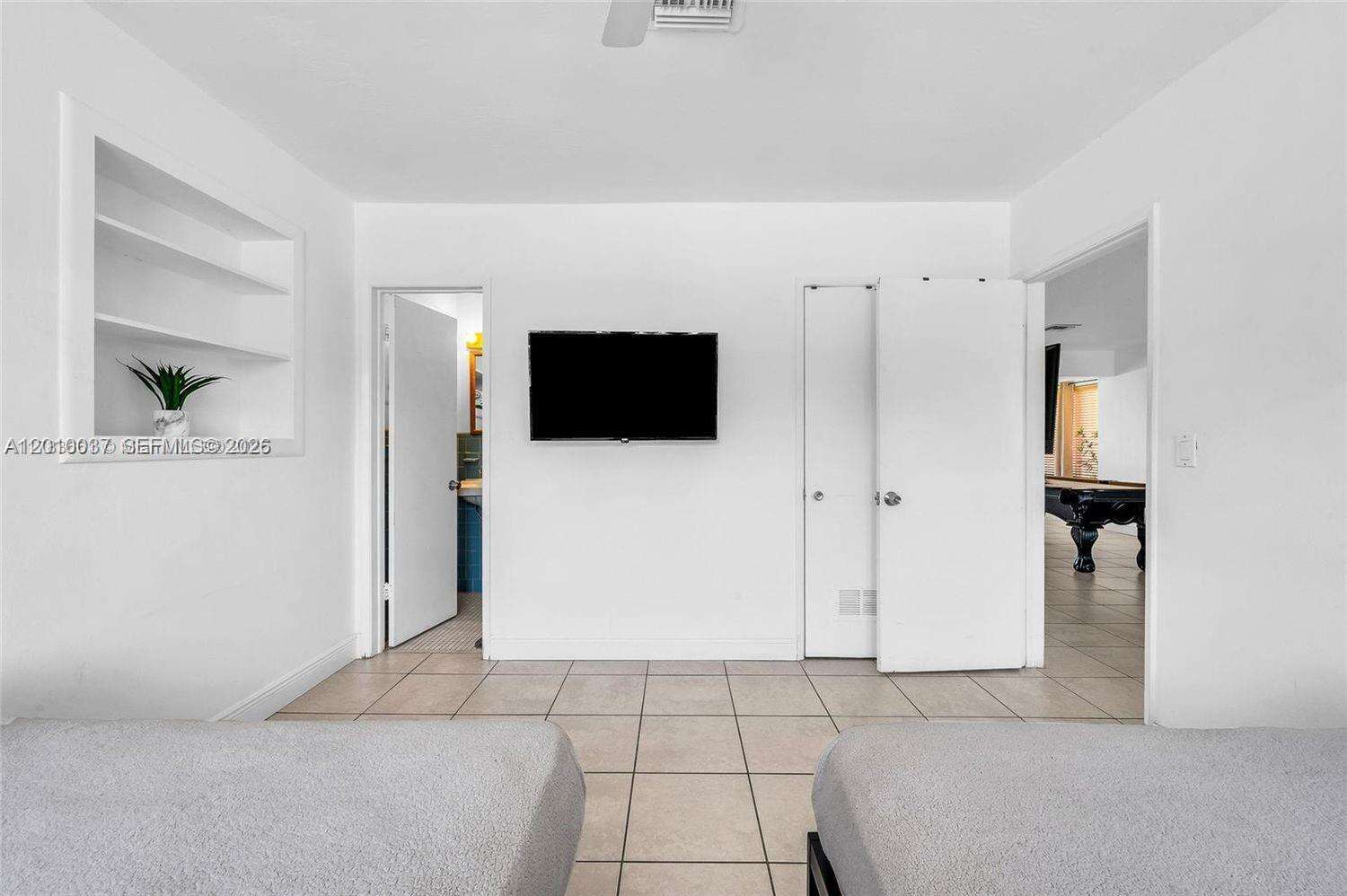 2501 209th Ter, Miami, FL 33180 | Picture 18