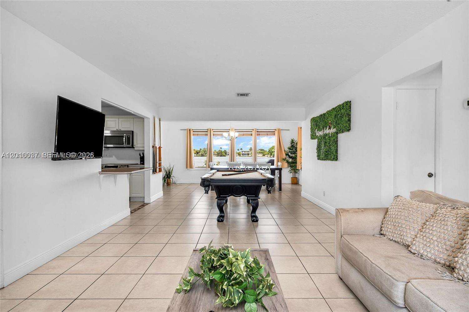 2501 209th Ter, Miami, FL 33180 | Picture 4