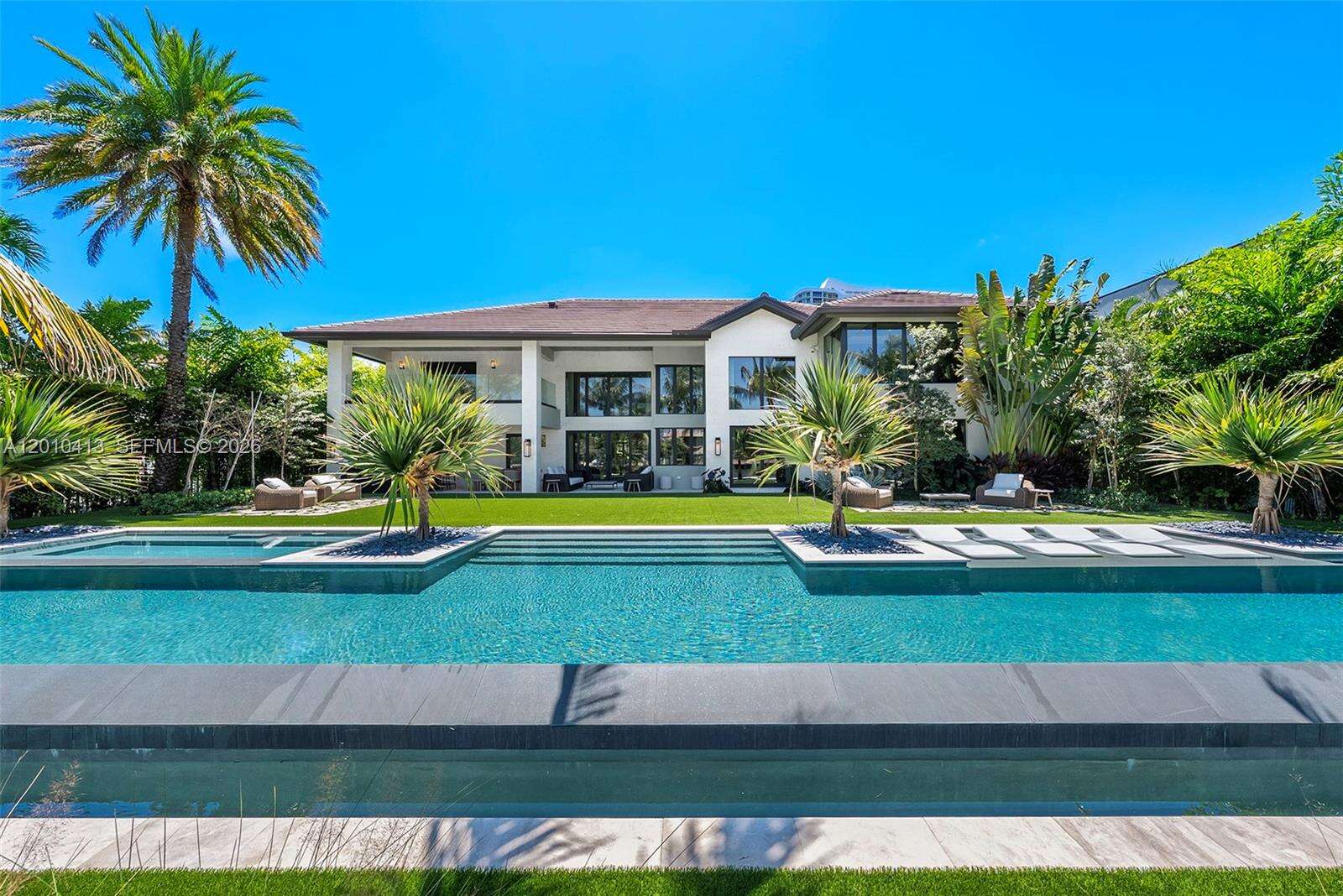110 Holiday Dr, Hallandale Beach, FL 33009 | Picture 1