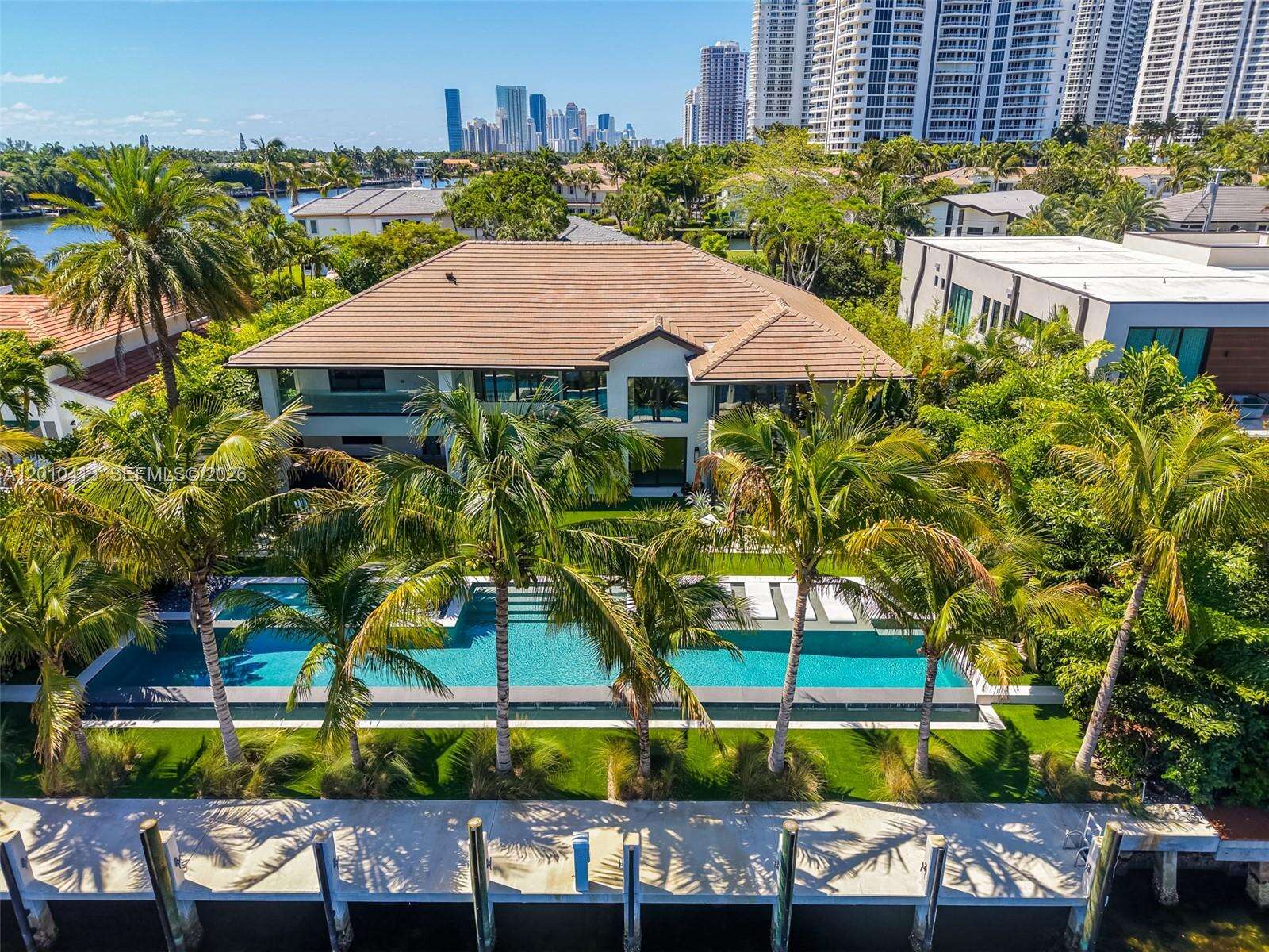110 Holiday Dr, Hallandale Beach, FL 33009 | Picture 2