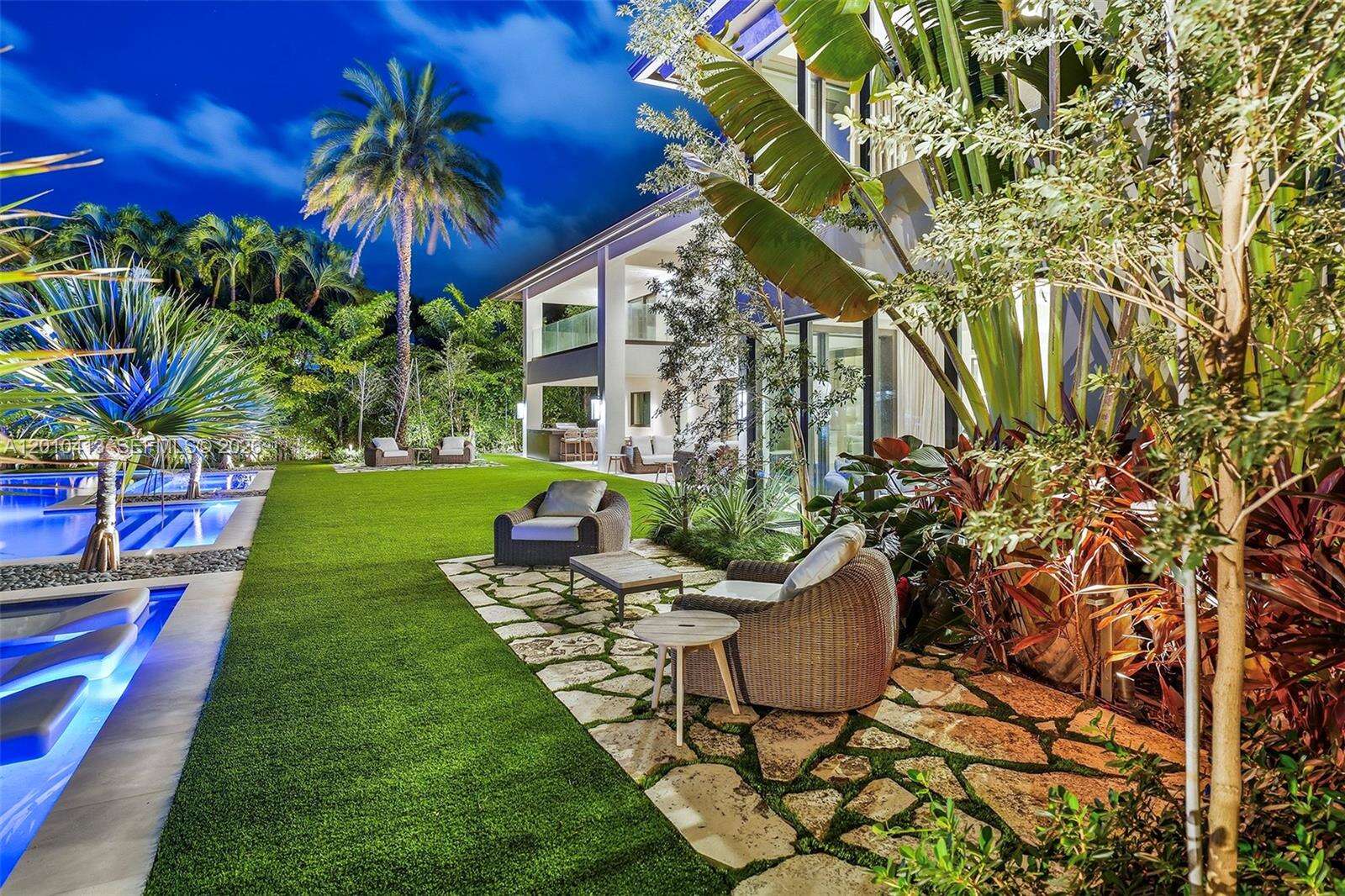 110 Holiday Dr, Hallandale Beach, FL 33009 | Picture 100