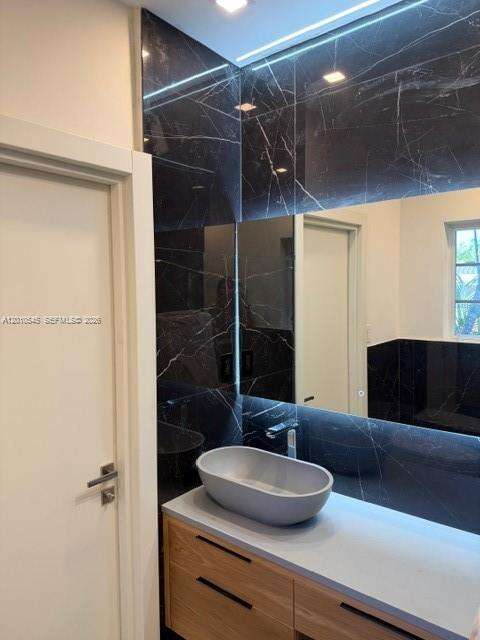 5824 Alton Rd, Miami Beach, FL 33140 | Picture 8