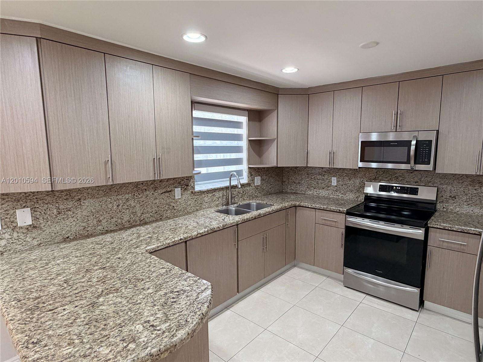 3011 74th Ave, Hollywood, FL 33024 - For Sale photo 9