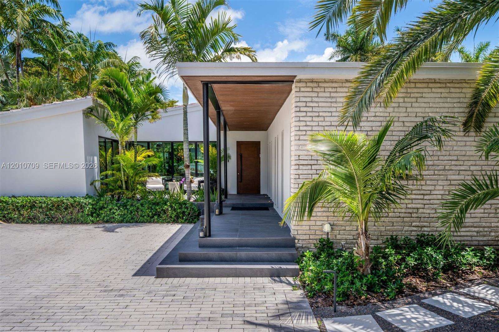 5225 La Gorce Dr, Miami Beach, FL 33140 | Picture 2