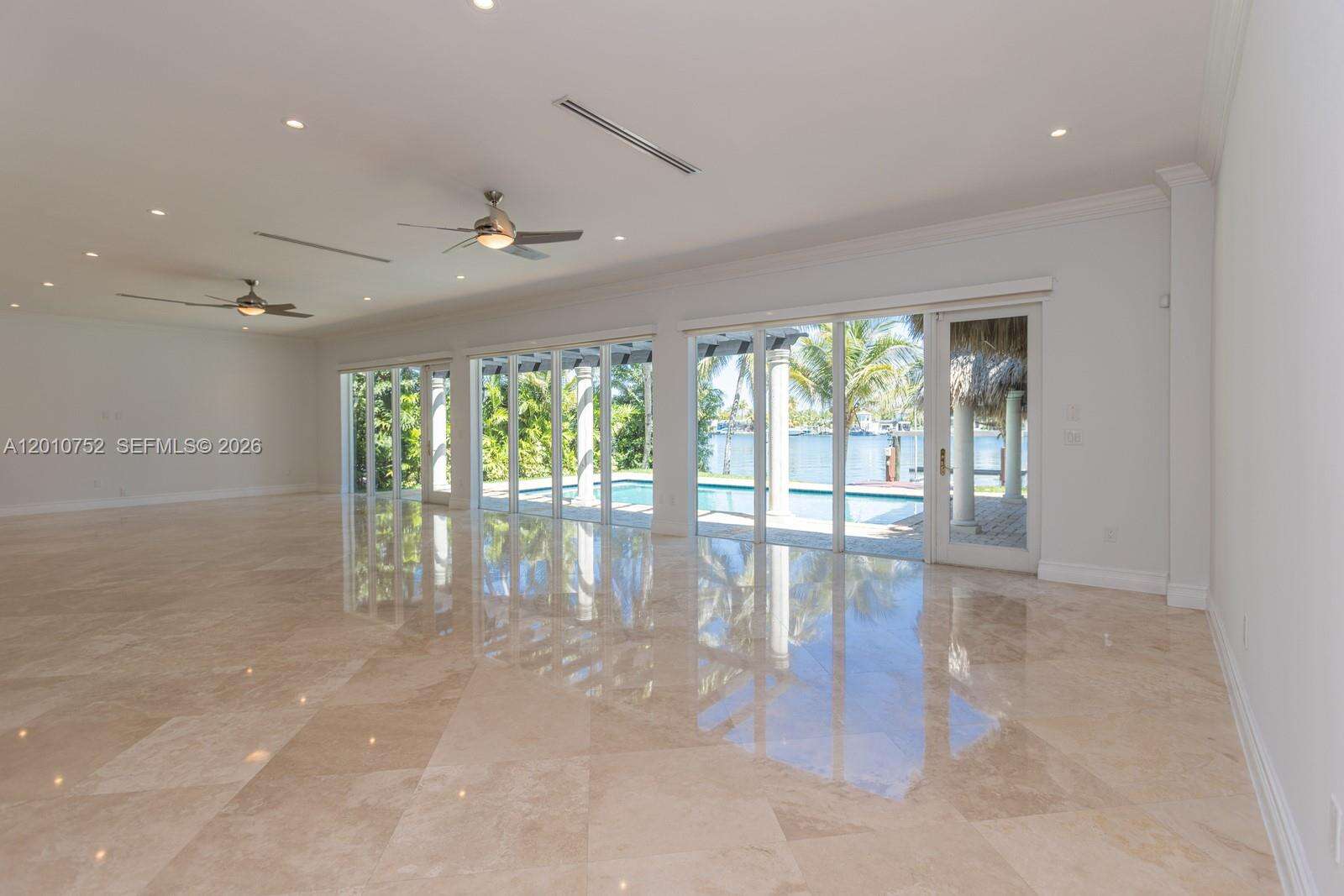 425 Shore Dr, Miami Beach, FL 33141 | Picture 3