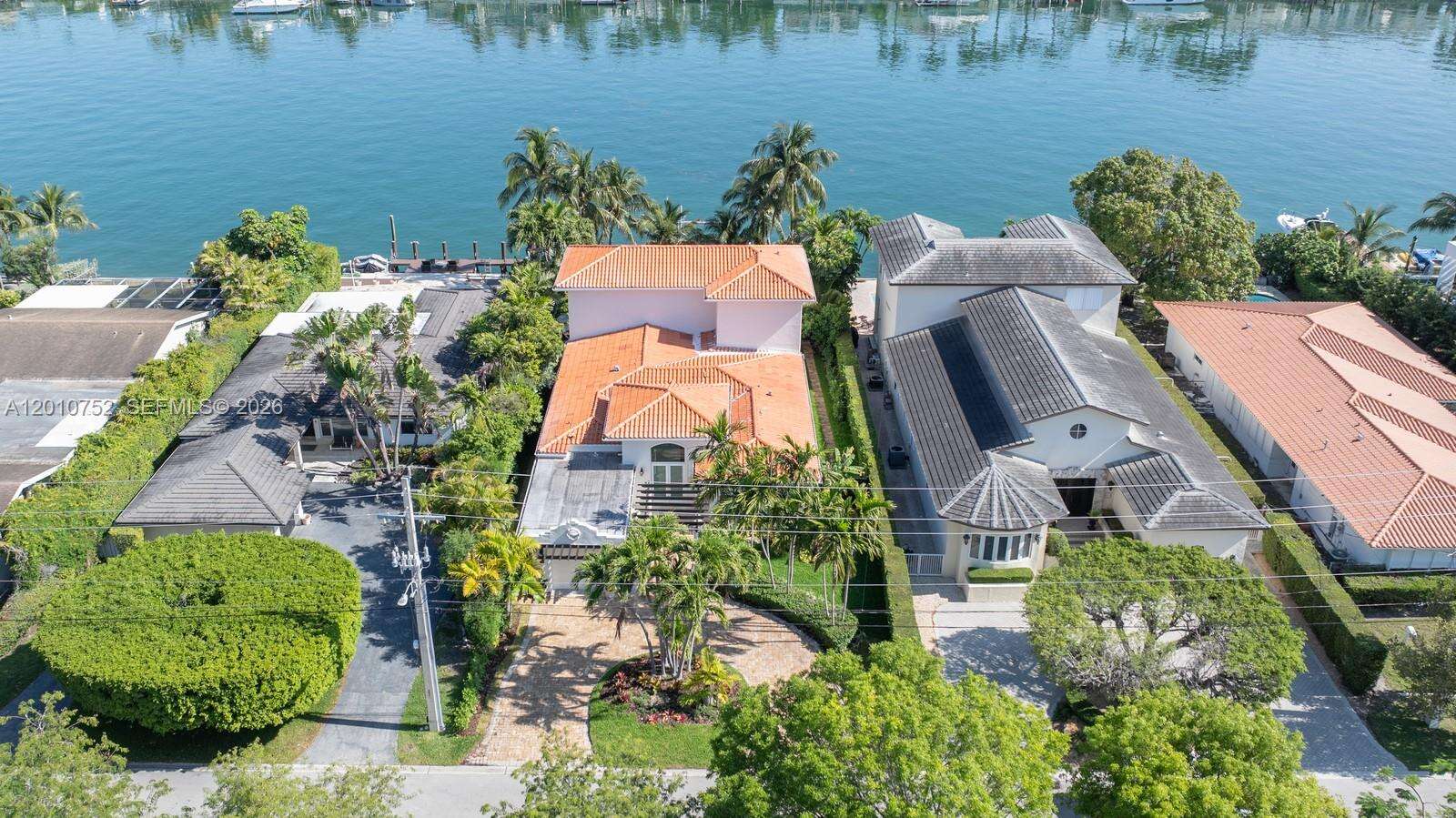 425 Shore Dr, Miami Beach, FL 33141 | Picture 22