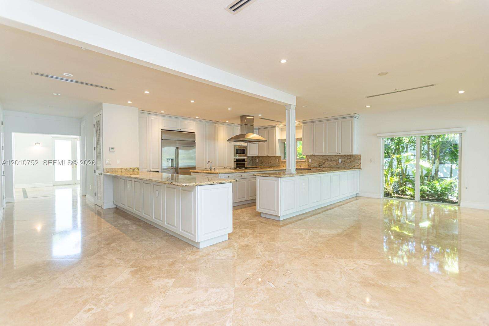 425 Shore Dr, Miami Beach, FL 33141 | Picture 4