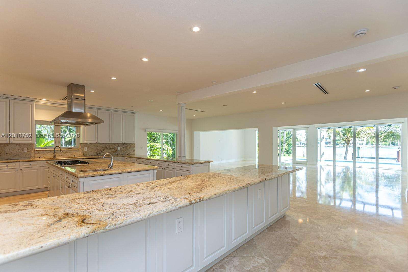 425 Shore Dr, Miami Beach, FL 33141 | Picture 5