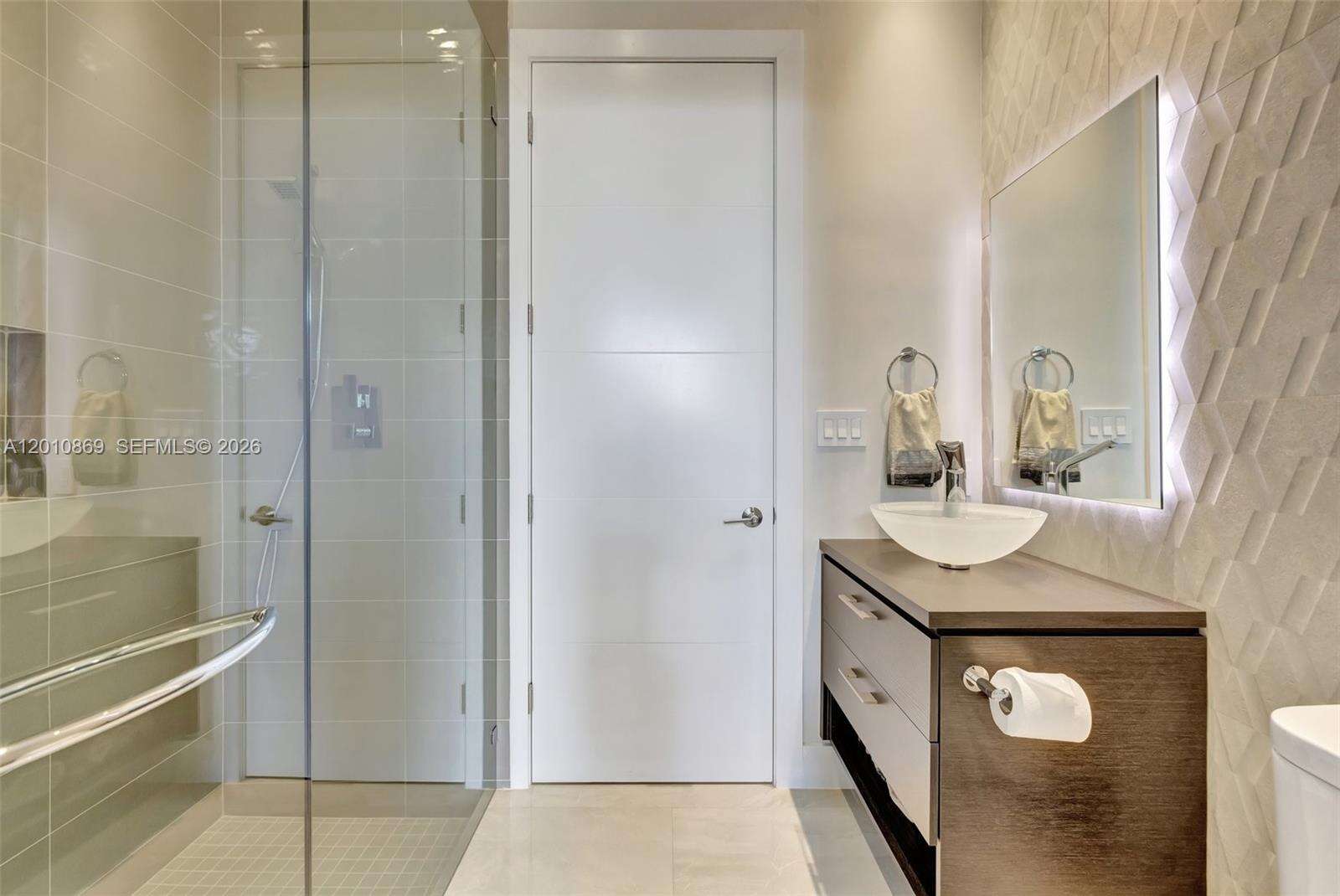 907 Diplomat Pkwy, Hallandale Beach, FL 33009 | Picture 25