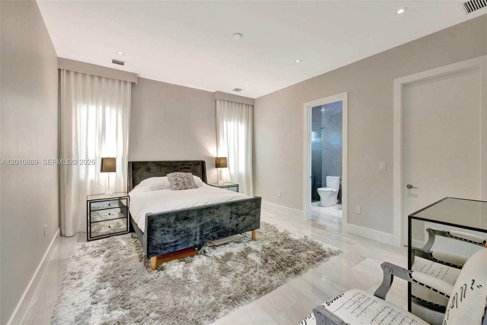 907 Diplomat Pkwy, Hallandale Beach, FL 33009 | Picture 26