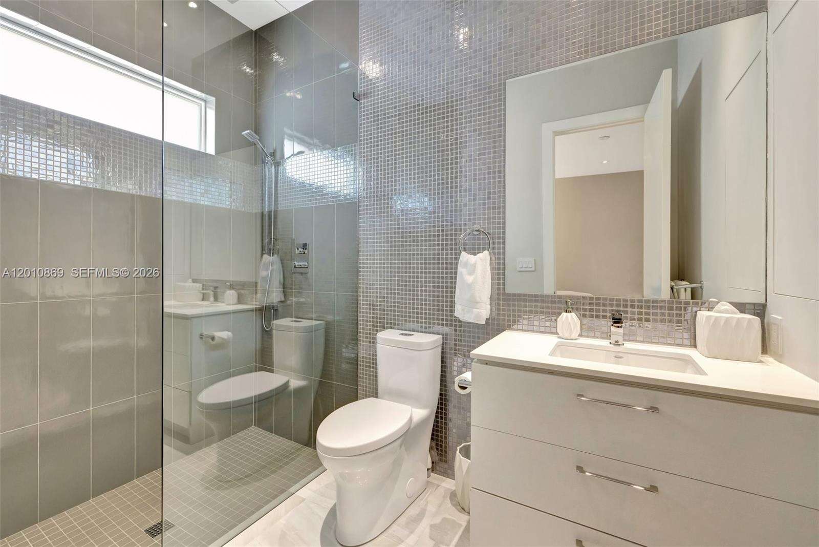907 Diplomat Pkwy, Hallandale Beach, FL 33009 | Picture 27