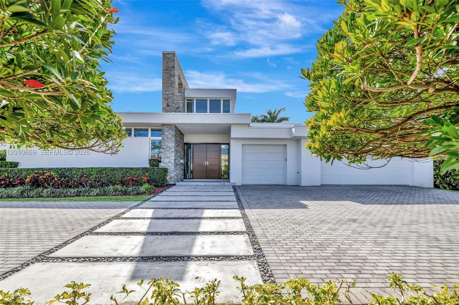 907 Diplomat Pkwy, Hallandale Beach, FL 33009 | Picture 4