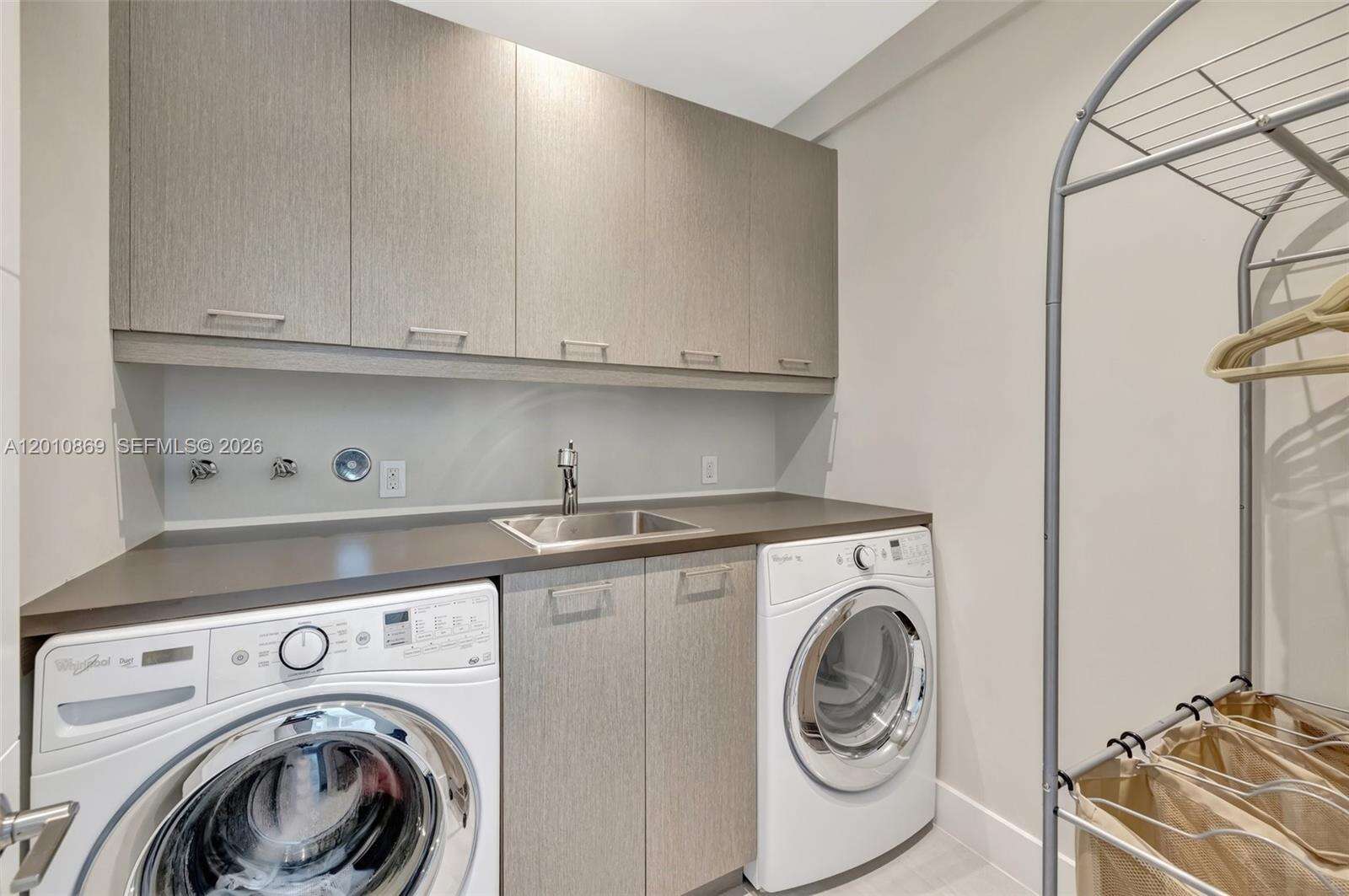 907 Diplomat Pkwy, Hallandale Beach, FL 33009 | Picture 33