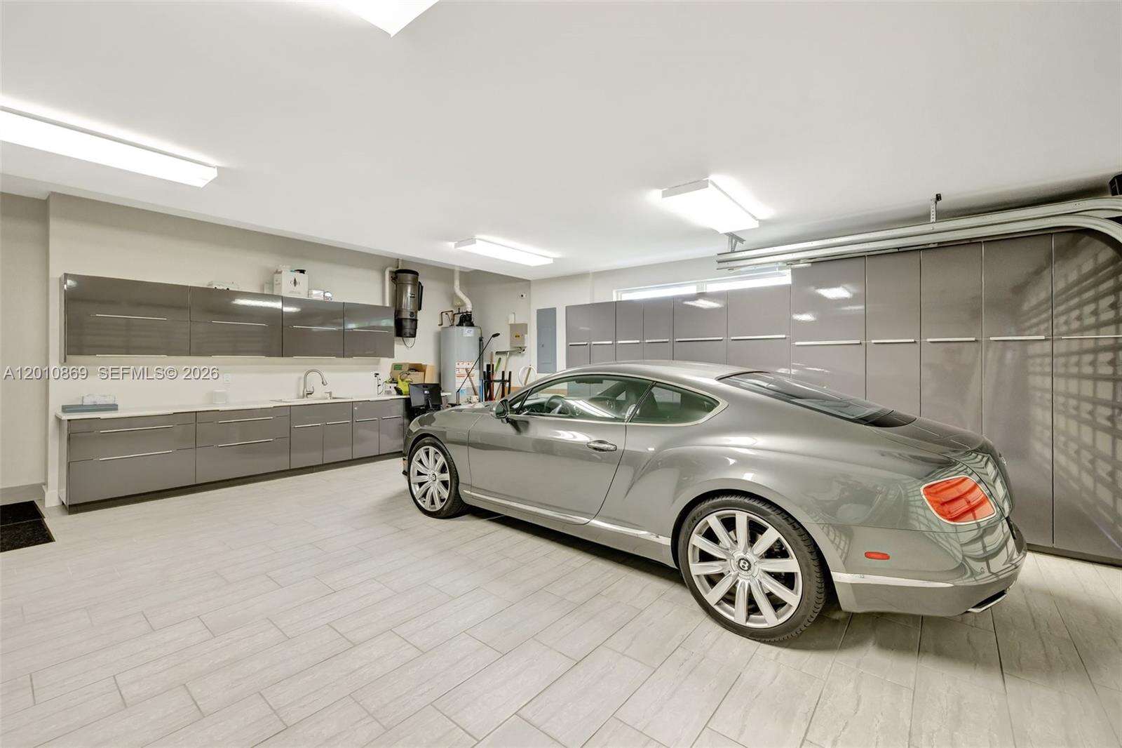 907 Diplomat Pkwy, Hallandale Beach, FL 33009 | Picture 34