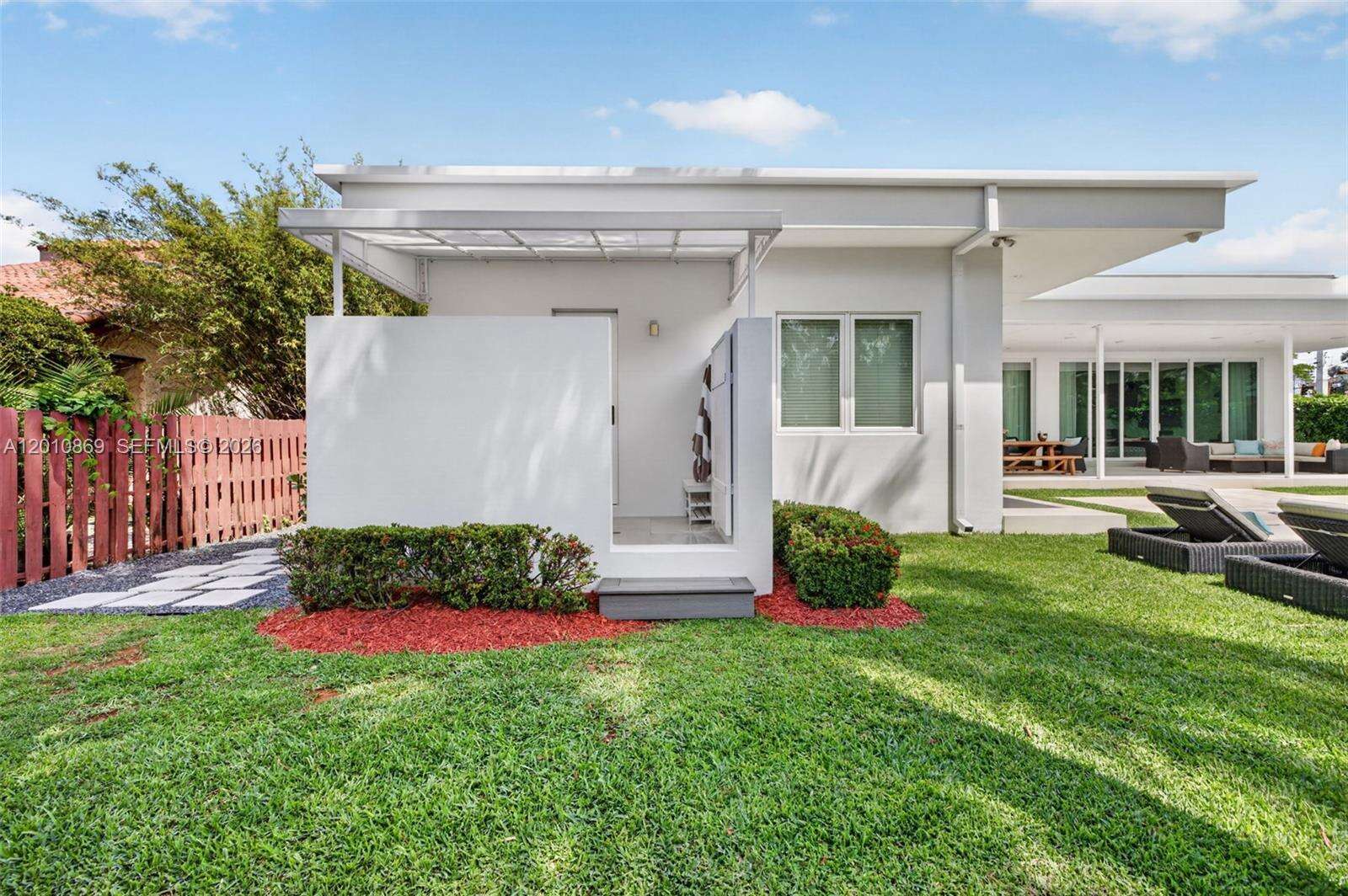 907 Diplomat Pkwy, Hallandale Beach, FL 33009 | Picture 41