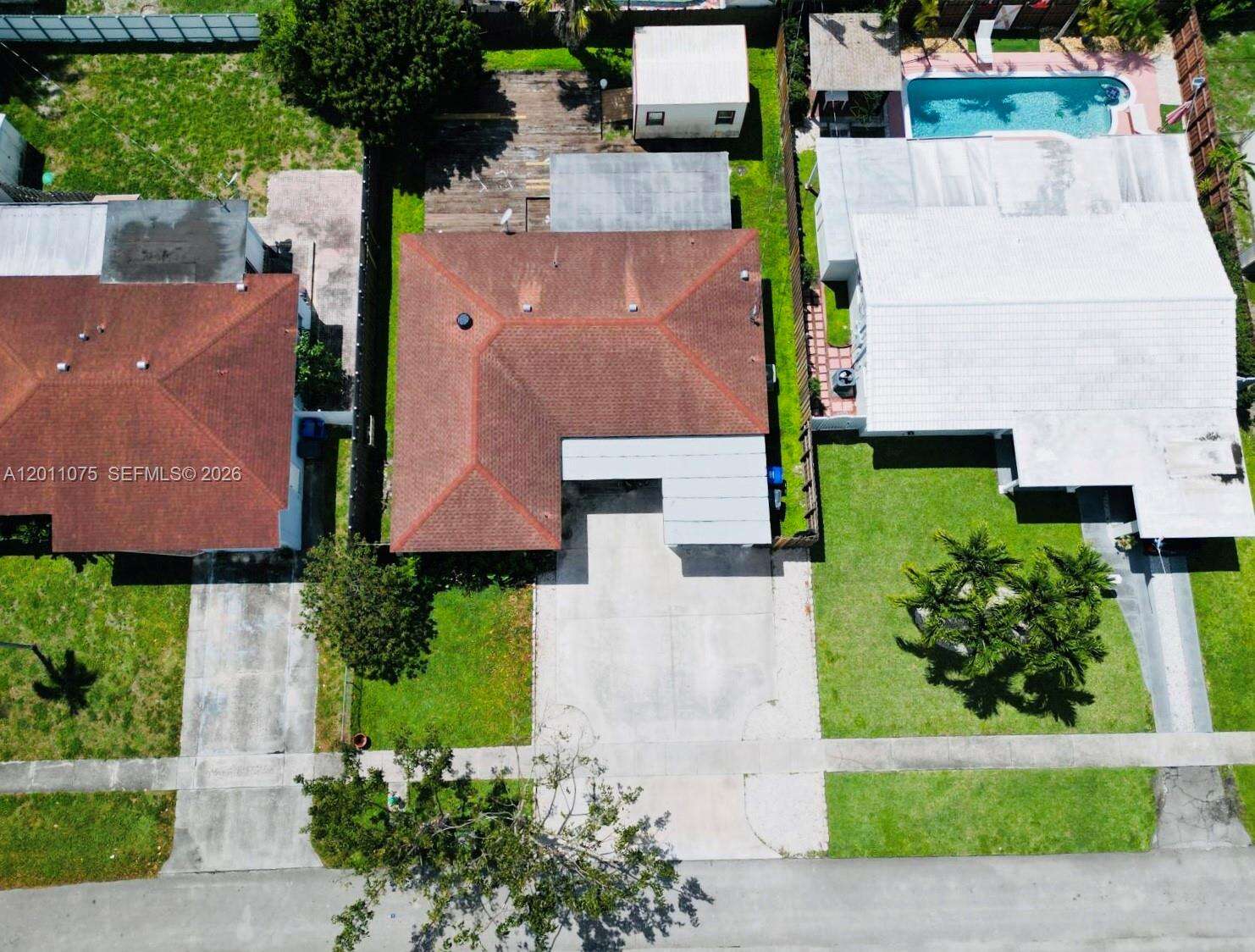 730 73rd Ave, Hollywood, FL 33024 - For Sale photo 2
