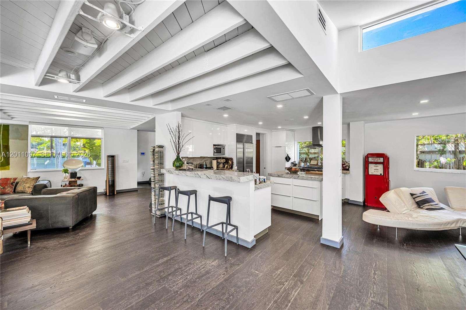 Miami Beach, FL 33140 - For Sale photo 17