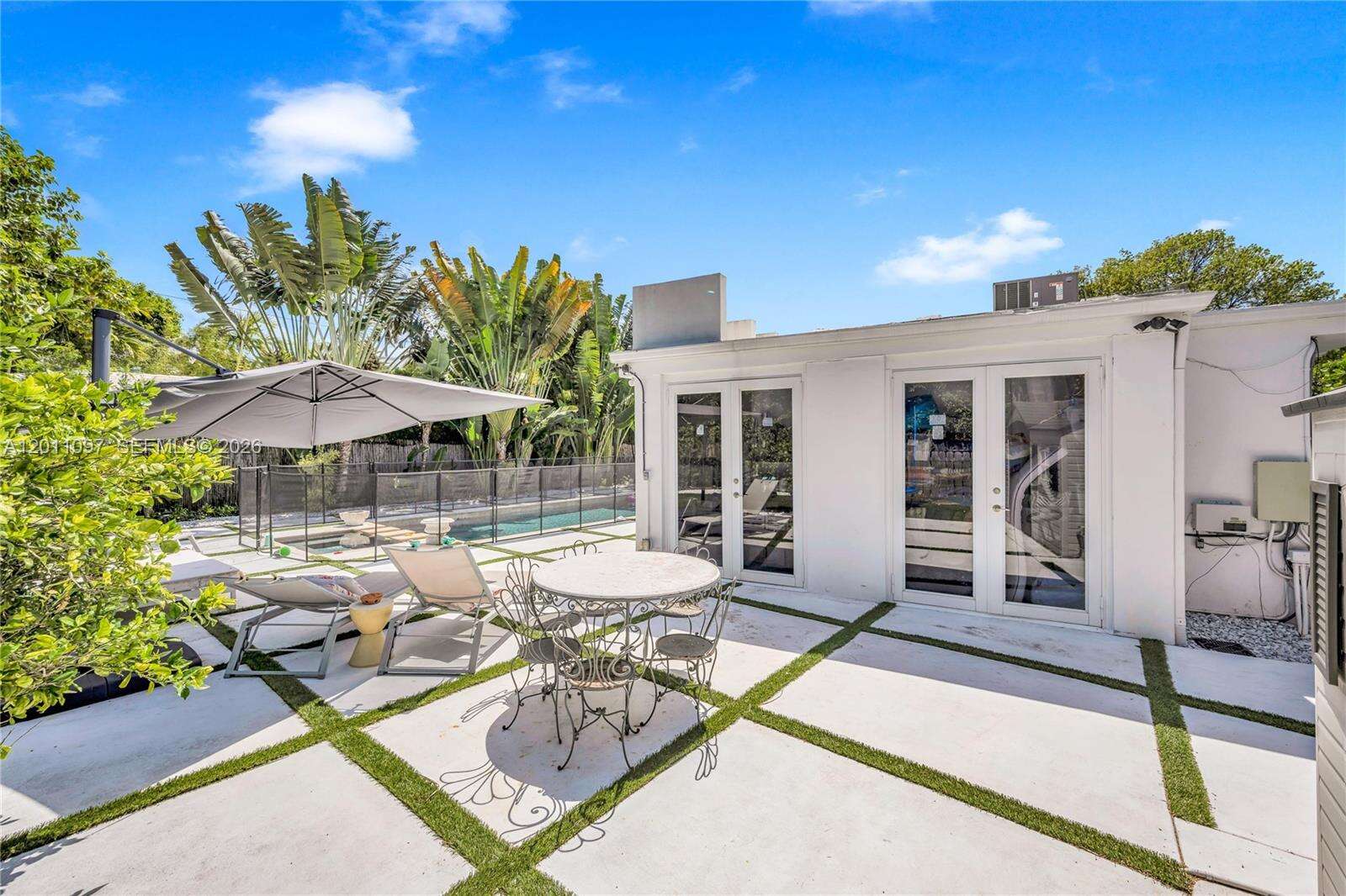 Miami Beach, FL 33140 - For Sale photo 8