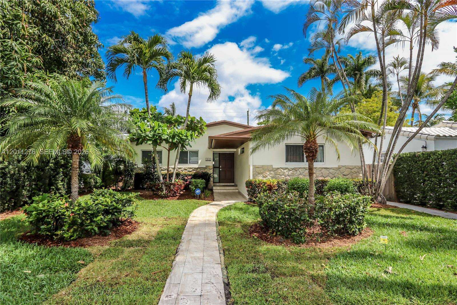 1333 Tyler St, Hollywood, FL 33019 | Picture 1