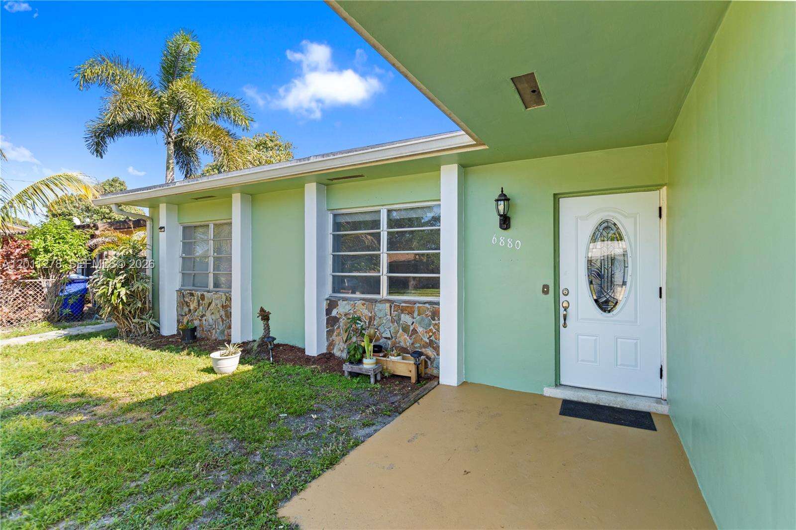 6880 Scott St, Hollywood, FL 33024 - For Sale photo 2