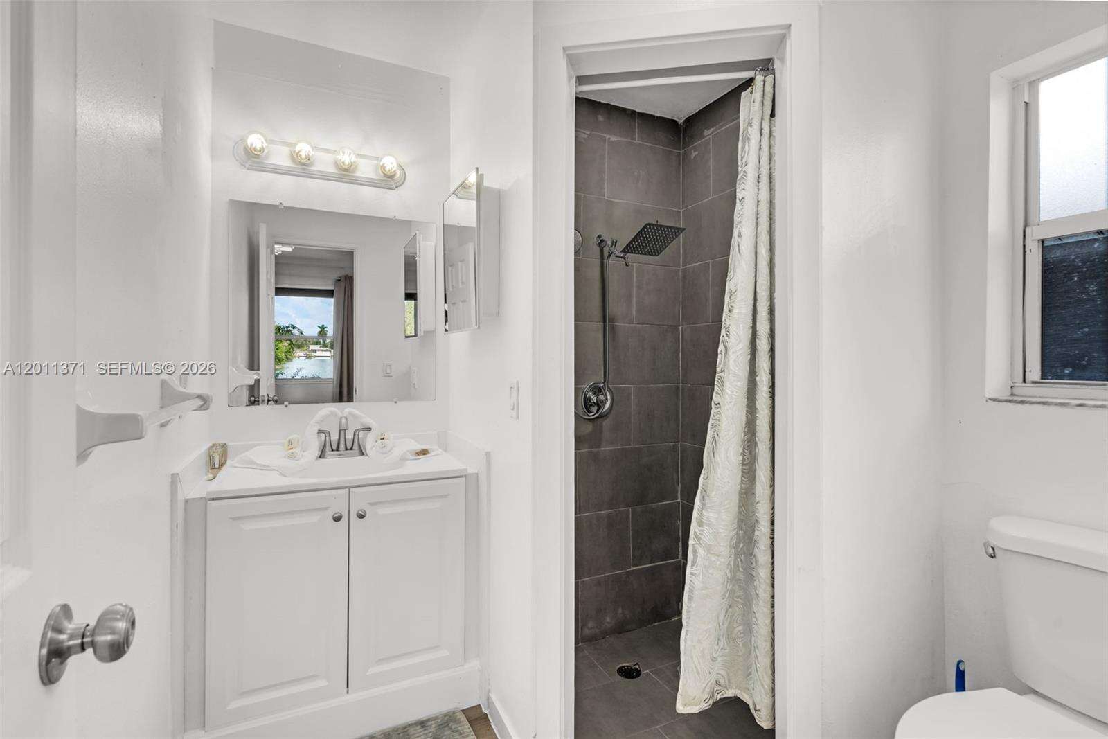 1020 8th St, Hallandale Beach, FL 33009 | Picture 13