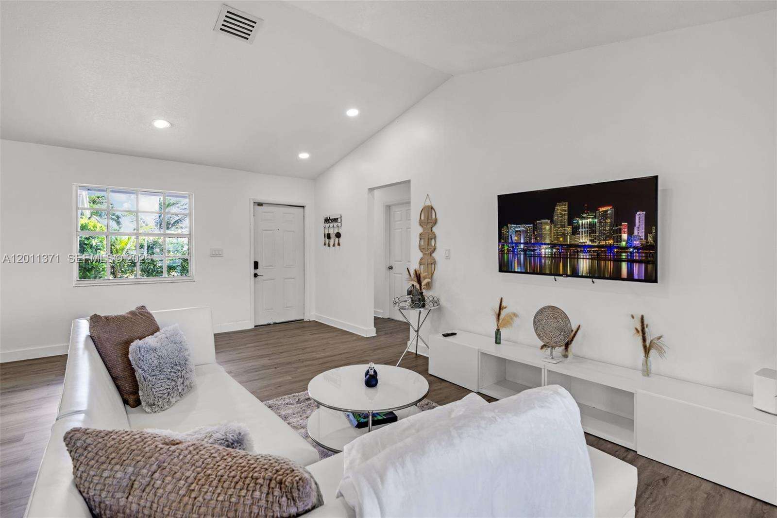 1020 8th St, Hallandale Beach, FL 33009 | Picture 34