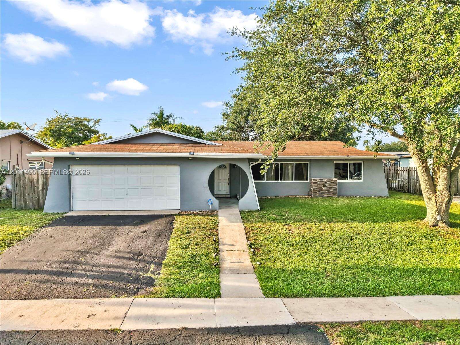 9511 8th St, Pembroke Pines, FL 33024 - For Sale photo 1