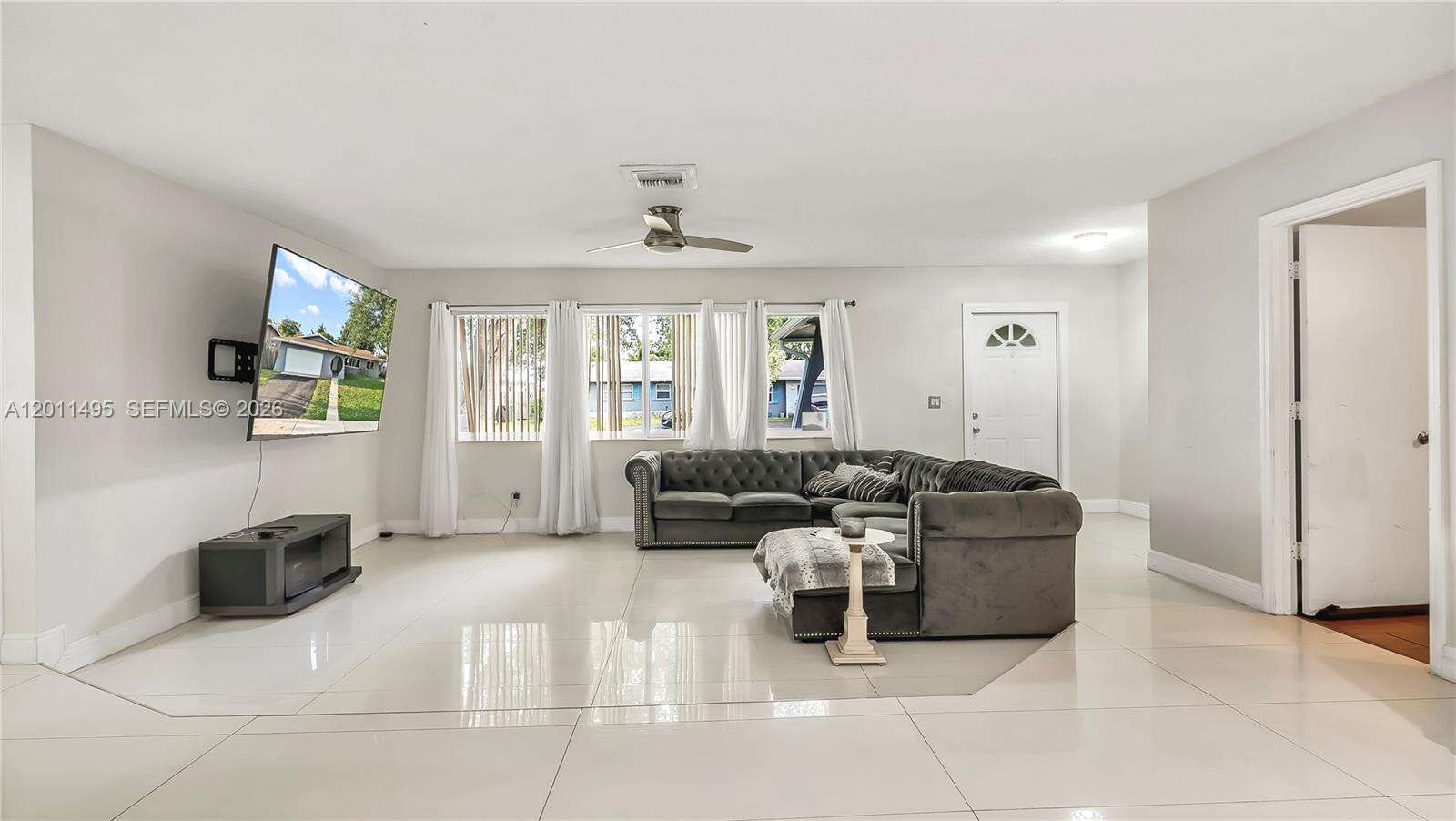 9511 8th St, Pembroke Pines, FL 33024 - For Sale photo 2