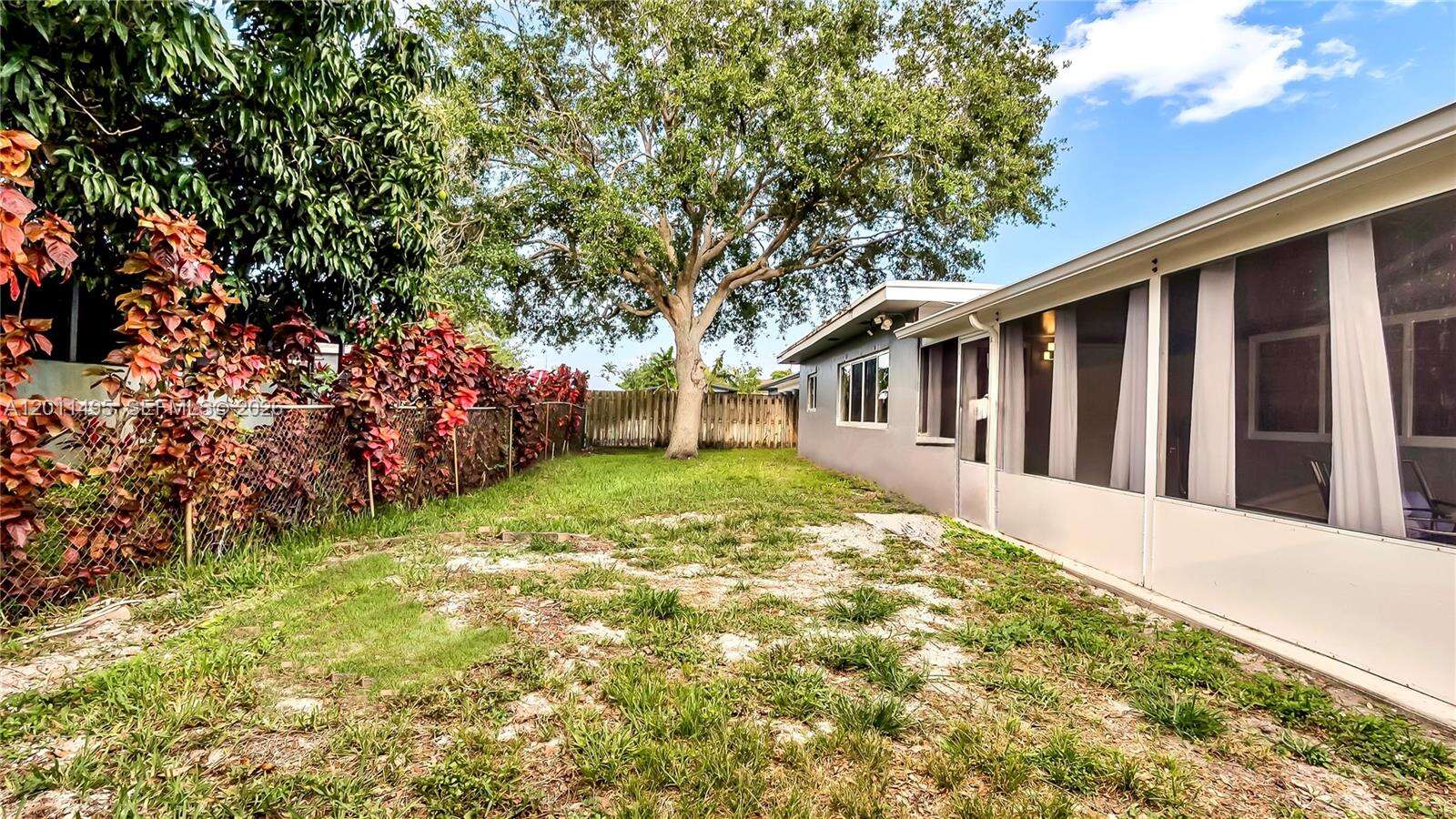 9511 8th St, Pembroke Pines, FL 33024 - For Sale photo 8