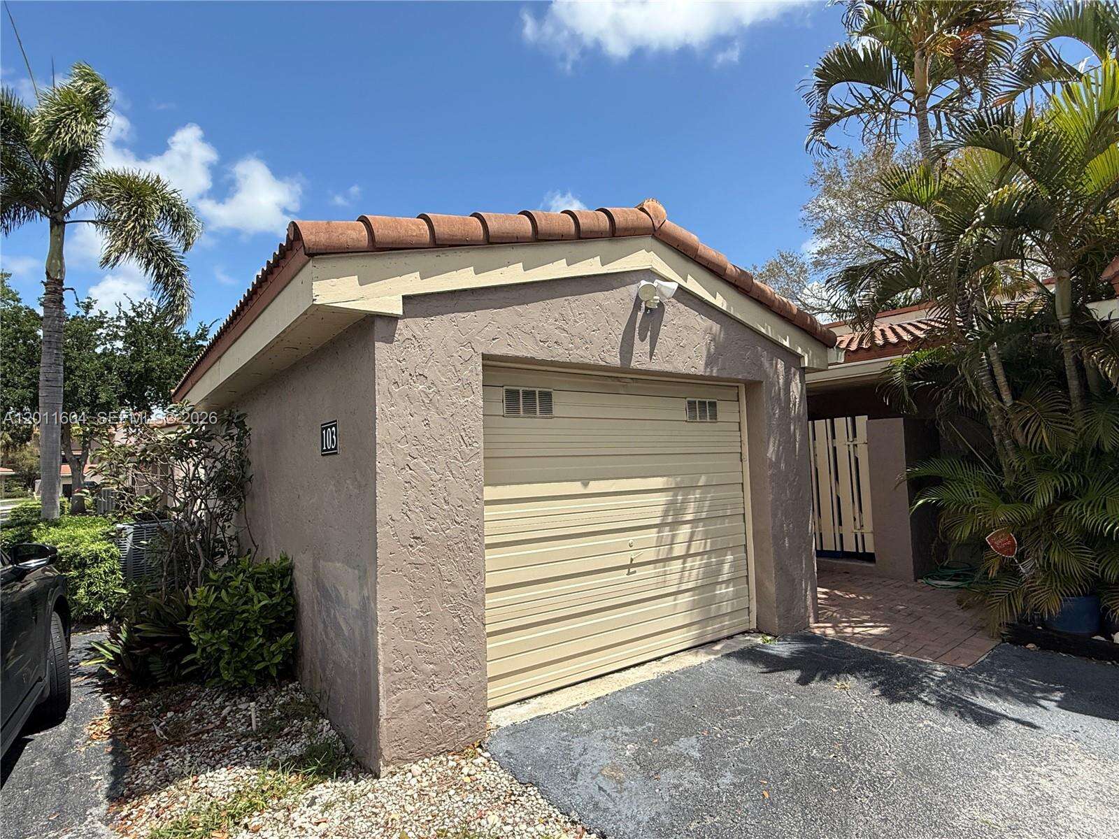 103 Tweedbrook Ln, Hollywood, FL 33021 - For Sale photo 1