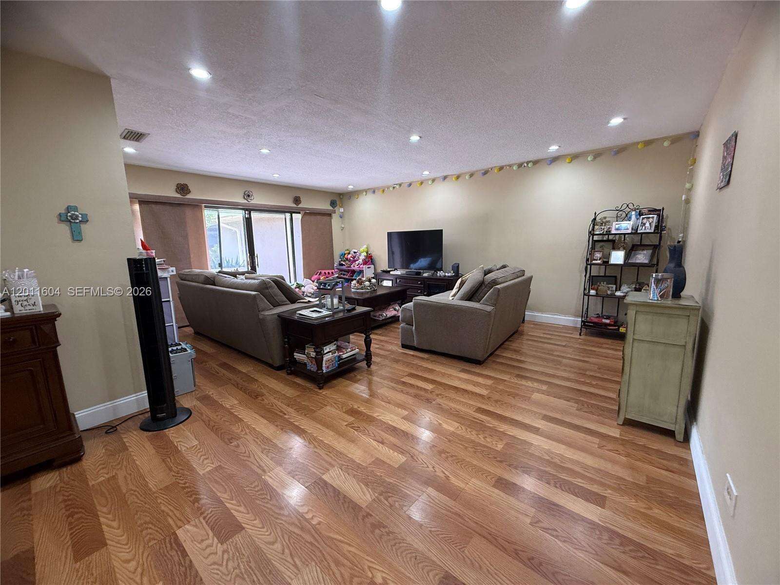 103 Tweedbrook Ln, Hollywood, FL 33021 - For Sale photo 3