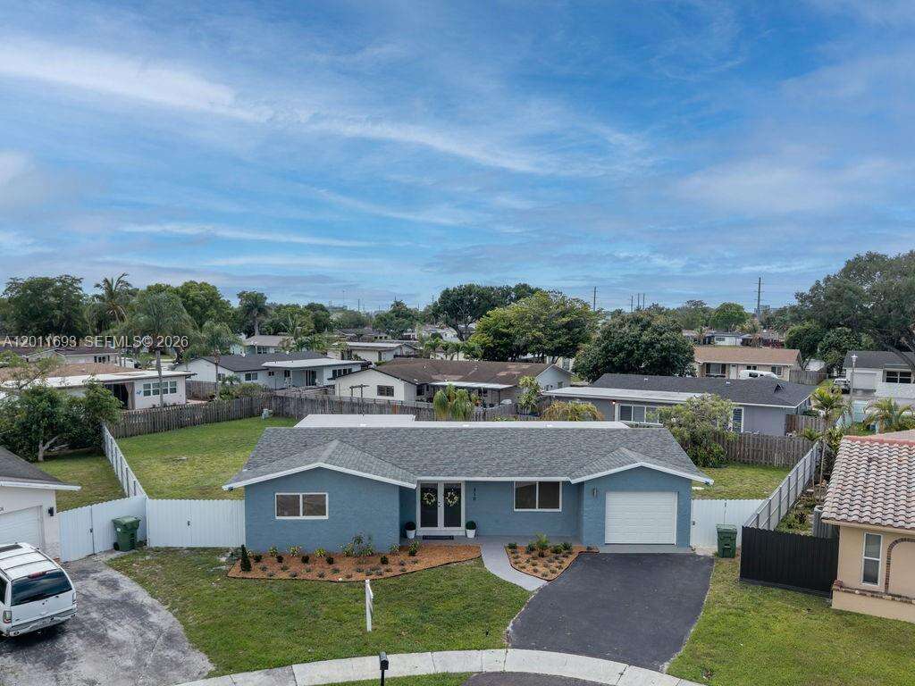 510 97th Ter, Pembroke Pines, FL 33024 - For Sale photo 2